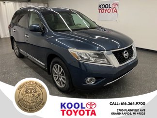Used 2014 Nissan Pathfinder SL w/ Trailer Tow Package image 1