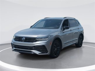Used 2022 Volkswagen Tiguan SE R-Line image 1
