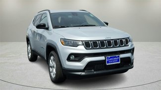 New 2025 Jeep Compass Latitude image 1