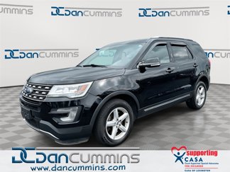 Used 2017 Ford Explorer XLT image 1