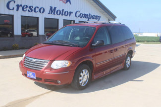Used 2005 Chrysler Town & Country Limited image 1