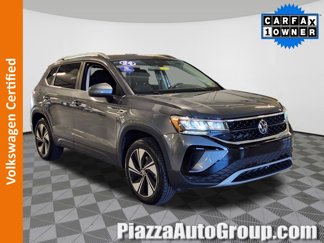 Certified 2024 Volkswagen Taos SE image 1