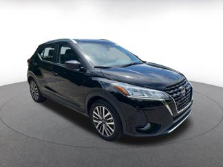 Used 2024 Nissan Kicks SV image 1