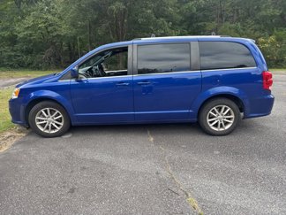 Used 2019 Dodge Grand Caravan SXT image 1