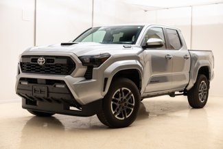 Used 2024 Toyota Tacoma TRD Sport w/ TRD Sport Upgrade Package image 1