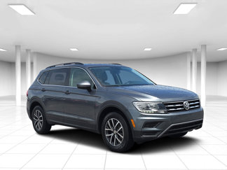 Used 2019 Volkswagen Tiguan SE w/ Panoramic Sunroof Package image 1