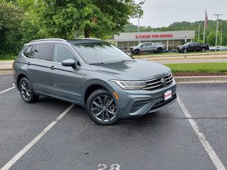 Used 2022 Volkswagen Tiguan SE image 1