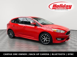 Used 2016 Ford Focus SE w/ SE Sport Package image 1