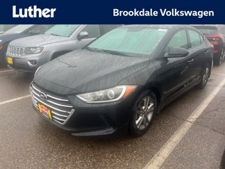 Used 2017 Hyundai Elantra SE image 1