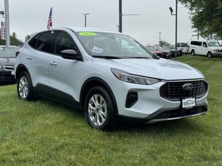 Used 2025 Ford Escape Active w/ Cold Weather Package image 1