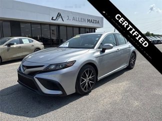 Used 2024 Toyota Camry SE image 1