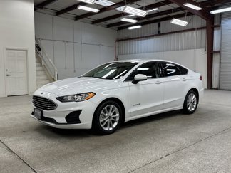 Used 2019 Ford Fusion SE image 1