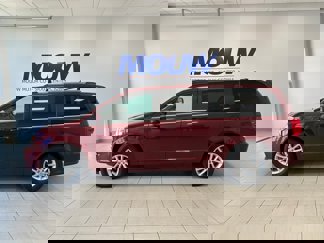 Used 2019 Dodge Grand Caravan SXT image 1