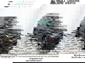 Used 2022 Volkswagen Tiguan SE image 1
