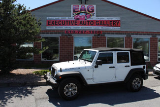 Used 2017 Jeep Wrangler Unlimited Rubicon w/ Cold Weather Group image 1