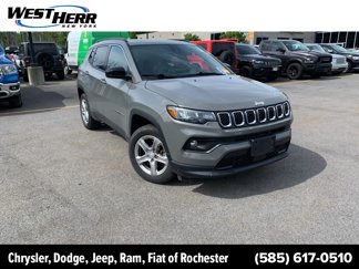 Used 2023 Jeep Compass Latitude w/ Sun and Sound Group image 1