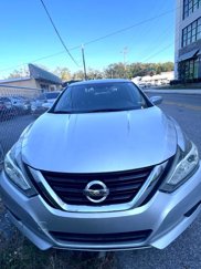 Used 2017 Nissan Altima 2.5 SV image 1