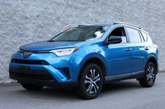 Used 2018 Toyota RAV4 LE image 1