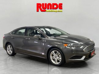 Used 2018 Ford Fusion SE w/ Fusion SE Technology Package image 1