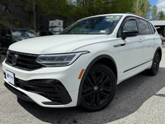 Used 2022 Volkswagen Tiguan SE R-Line image 1