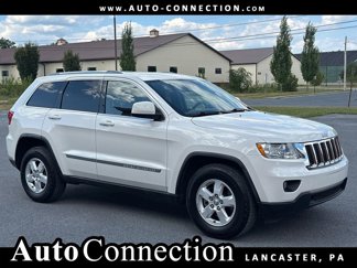 Used 2011 Jeep Grand Cherokee Laredo image 1