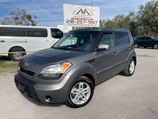 Used 2011 Kia Soul + image 1