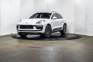 Certified 2022 Porsche Macan image 1