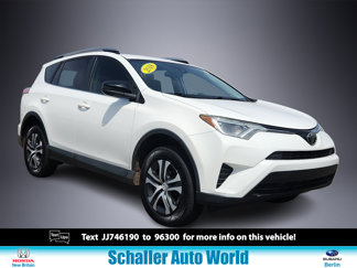 Used 2018 Toyota RAV4 LE image 1