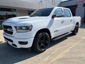 Used 2021 RAM 1500 4x4 Crew Cab image 1