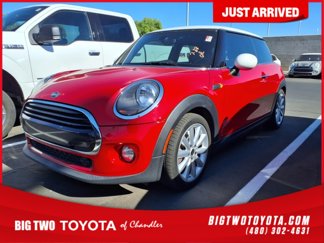 Used 2019 MINI Cooper 2-Door Hardtop image 1