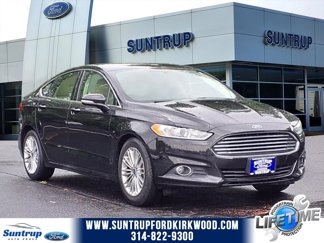 Used 2016 Ford Fusion SE w/ Equipment Group 202A image 1