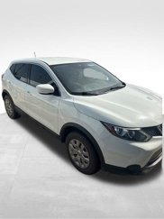 Used 2019 Nissan Rogue Sport S image 1