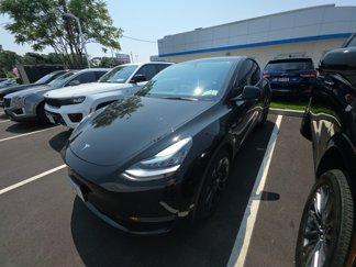Used 2022 Tesla Model Y Long Range image 1