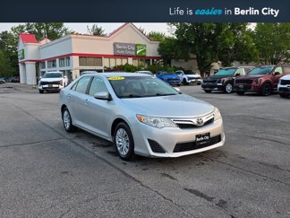 Used 2013 Toyota Camry LE image 1