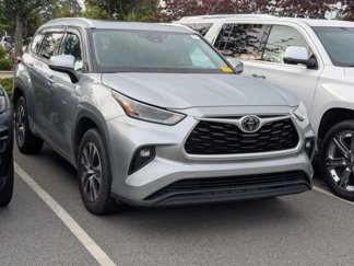 Used 2021 Toyota Highlander XLE image 1