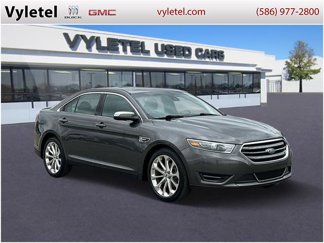 Used 2018 Ford Taurus Limited image 1