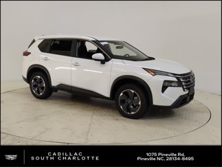 Used 2024 Nissan Rogue SV image 1