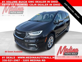 Used 2021 Chrysler Pacifica Limited w/ Uconnect Theater Family Group image 1