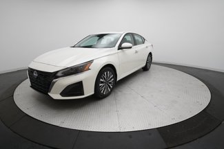 Certified 2023 Nissan Altima 2.5 SV image 1