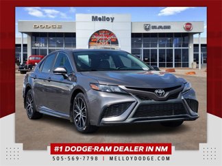 Used 2022 Toyota Camry SE image 1
