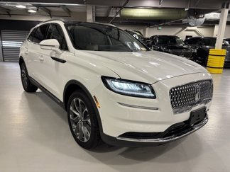 Used 2022 Lincoln Nautilus Reserve image 1