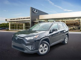 Used 2022 Toyota RAV4 XLE image 1