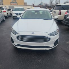 Used 2020 Ford Fusion SE image 1