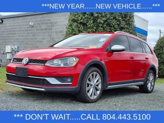 Used 2017 Volkswagen Golf Alltrack S image 1