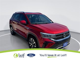 Used 2022 Volkswagen Taos SE image 1