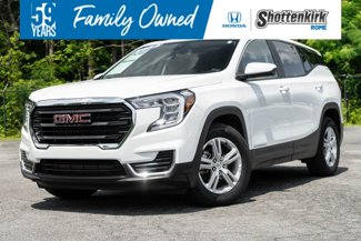 Used 2024 GMC Terrain SLE image 1