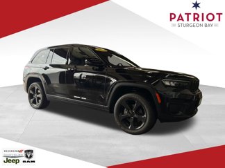 Used 2022 Jeep Grand Cherokee Altitude image 1