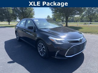 Used 2017 Toyota Avalon XLE video 1