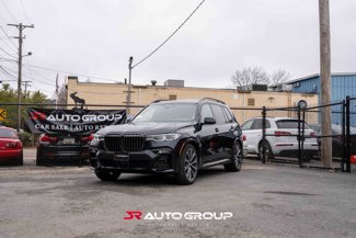 Used 2022 BMW X7 M50i image 1