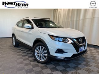 Used 2022 Nissan Rogue Sport SV image 1
